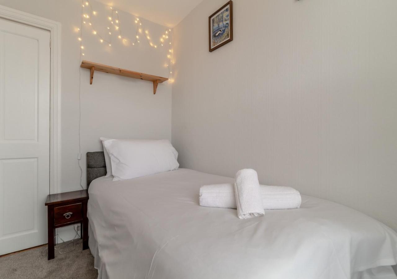 39 London Road Villa Хейлсуърт Екстериор снимка