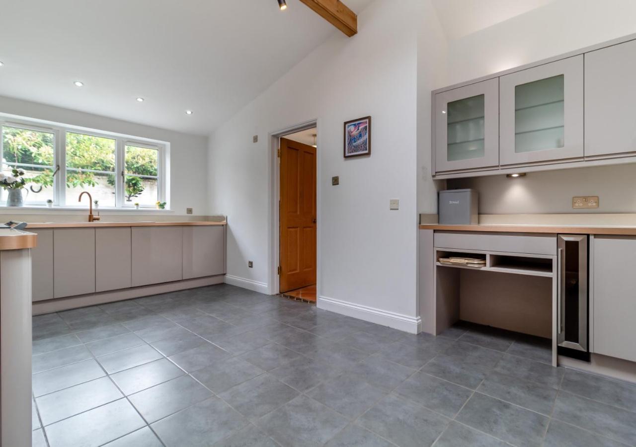 39 London Road Villa Хейлсуърт Екстериор снимка
