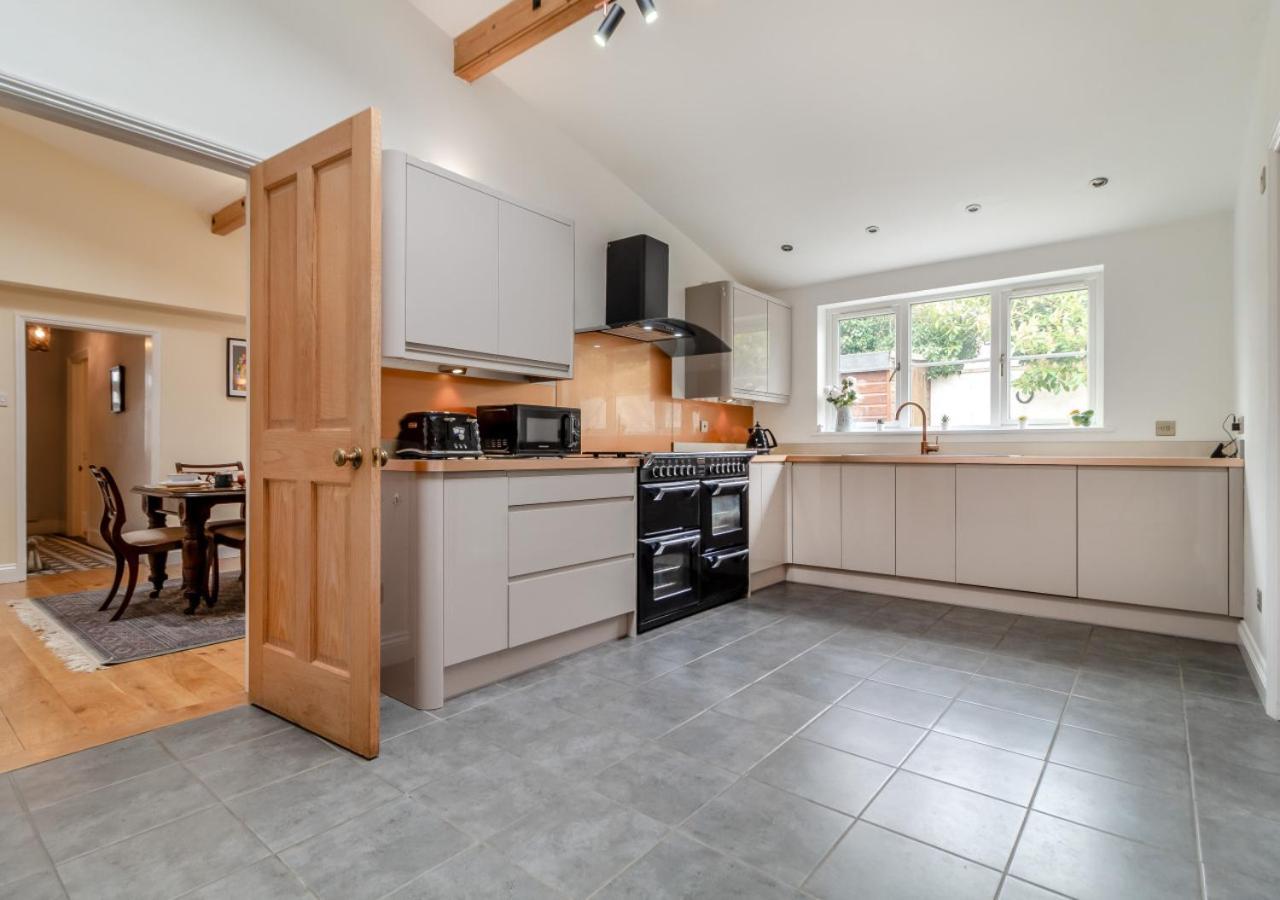 39 London Road Villa Хейлсуърт Екстериор снимка