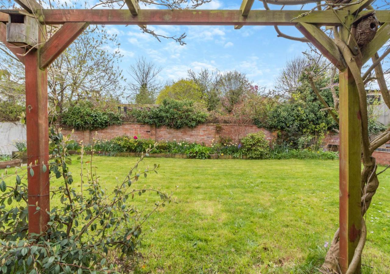 39 London Road Villa Хейлсуърт Екстериор снимка