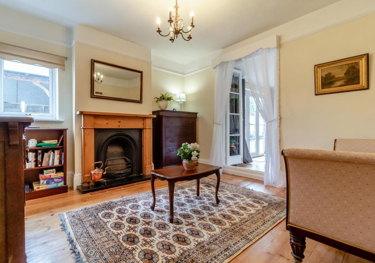 39 London Road Villa Хейлсуърт Екстериор снимка
