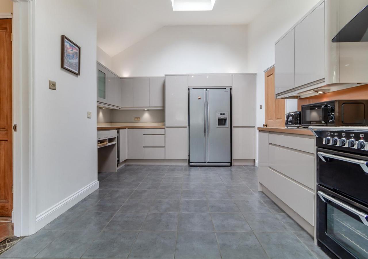39 London Road Villa Хейлсуърт Екстериор снимка